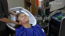 Cargar imagen en el visor de la galería, 370 ManuelaD barerette by student LaraE backward salon shampooing