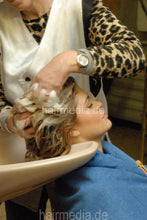 Cargar imagen en el visor de la galería, 6303 MariaK 1 backward wash salon shampoo for wet set by RSK shampooist