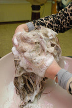 Laden Sie das Bild in den Galerie-Viewer, 6303 MariaK 1 backward wash salon shampoo for wet set by RSK shampooist
