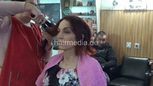 将图片加载到图库查看器，6217 Mother and teen daughter: Mom Marijana redhead shampoo by barber and cut and cut