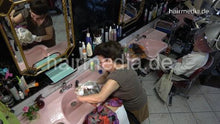 Charger l&#39;image dans la galerie, 6302 MarikaS 2a forward shampoo hairwash by mature barberette in pink bowl