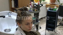 Carica l&#39;immagine nel visualizzatore di Gallery, 9078 Michelle 4 teen thick hair conditioner wash in white backward shampoostation