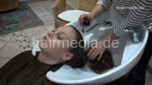 Cargar imagen en el visor de la galería, 9078 Michelle 4 teen thick hair conditioner wash in white backward shampoostation