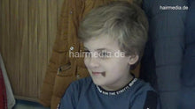 Cargar imagen en el visor de la galería, 1190 Miki young boy 1 backward shampoo by barber backward