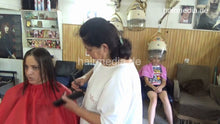 Cargar imagen en el visor de la galería, 6217 Mother and teen daughter: Mom MinaN shampoo and cut