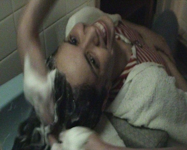 921 backward tub shampooing at home by barber