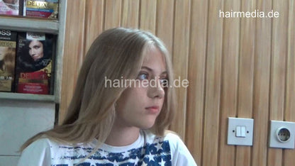 6217 Mother and teen daughter: NadiaN teen shampoo and wetset controlled byMom