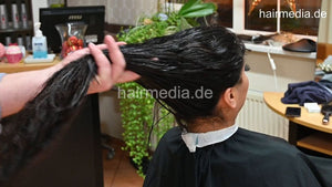 1220 Nasrin by barber ASMR shampoo in black bowl