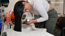 Carica l&#39;immagine nel visualizzatore di Gallery, 6218  Nasrin curly custom self forward shampoo and blow vintage salon