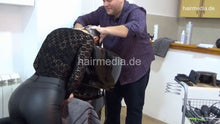 Cargar imagen en el visor de la galería, 1165 Barberette Neda 220104 leatherpants forward shampooing by barber pantscam