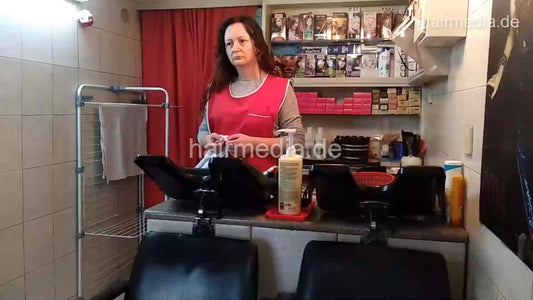 6207 Tall barberette NevenaI 3 backward salon shampooing hair by curly   facecam