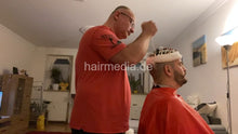Cargar imagen en el visor de la galería, 2012 20211220 Felix homeoffice perm part 2 shampoo and perm by hobbybarber