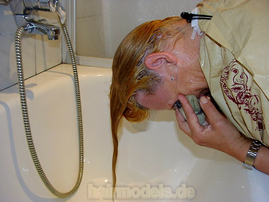 h052 Peggy does the fakedperm wet set, 50 min video and 360 pictures for download
