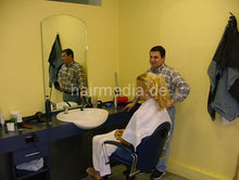 Carica l&#39;immagine nel visualizzatore di Gallery, 3913 Patrizia blonde salon forward wash by strong turkish barber and blow