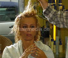 Laden Sie das Bild in den Galerie-Viewer, 3913 Patrizia blonde salon forward wash by strong turkish barber and blow