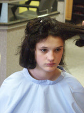 将图片加载到图库查看器，894 JanaD teen daughter haircut by mature barberette
