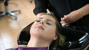9146 smoking Paulina by Justyna ASMR backward salon shampooing in purple pvc vinyl shampoocape