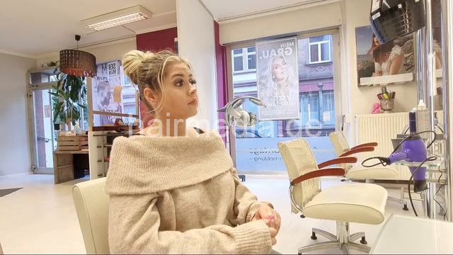 4118 Paulina highlighting torture by Justyna livestream