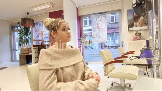 4118 Paulina highlighting torture by Justyna livestream