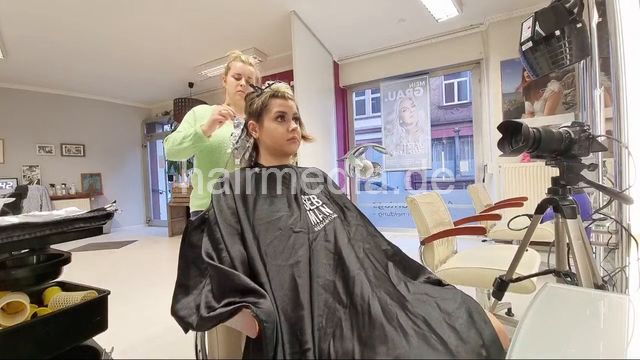 4118 Paulina highlighting torture by Justyna livestream