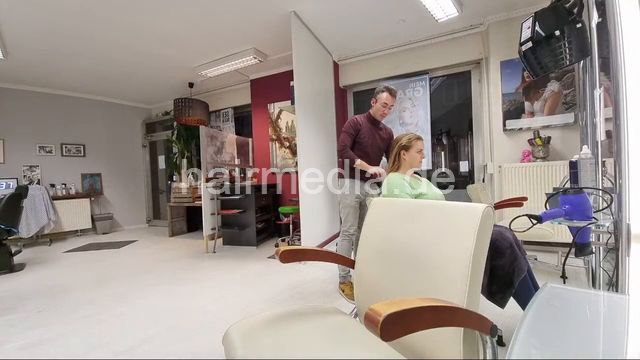 4118 Paulina highlighting torture by Justyna livestream
