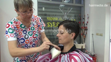 8401 SanjaM June22 2 forward shampoo hairwash in barbershop by female barber JelenaB