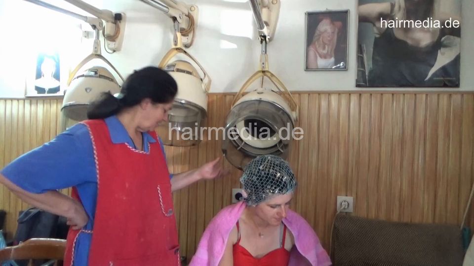 6212 Sanja bleaching and wetset with hairnet, Belgrade Salon