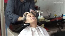 将图片加载到图库查看器，6207 01 Ivana backward salon shampooing hair ear and face by barber