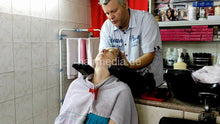 Laden Sie das Bild in den Galerie-Viewer, 4120 Mother Snezana 4 shampoo by barber cam2