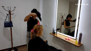 1155 Neda Salon 20210921 Sonja backward salon shampoo, haircut and blow facecam