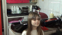 Carica l&#39;immagine nel visualizzatore di Gallery, 1190 Tea young girl 1 backward shampoo by barber backward
