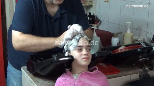 1190 Tea young girl 1 backward shampoo by barber backward