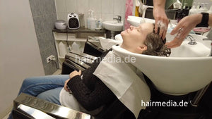 7201 Ukrainian hairdresser doing Lithuanian girl in Kaunas, shampoo and haircut