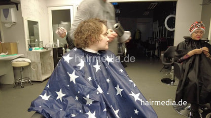 7201 Ukrainian hairdresser doing Lithuanian girl in Kaunas, shampoo and haircut
