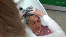 Charger l&#39;image dans la galerie, 1158 4 VanessaDG by Antonija latex shampoocape thick hair extra long ASMR shampoo backward