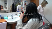 Laden Sie das Bild in den Galerie-Viewer, 1185 tall barberette NevenaI in barbershop by Neda forward shampoo