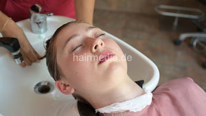 8200 Polina daughter 3 backward wash shampooing pampering by lazy Zoya