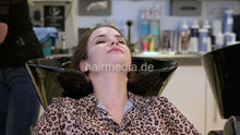Cargar imagen en el visor de la galería, 398 KseniaK ASMR backward salon shampooing by Dzaklina