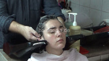 Carica l&#39;immagine nel visualizzatore di Gallery, 6207 09 VanjaD backward salon shampooing hair ear and face by barber