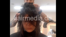 Laden Sie das Bild in den Galerie-Viewer, 1072 Felicitas 210528 Rome facemask shampoo cut and blow by barber