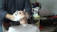 Charger l&#39;image dans la galerie, 6207 07 Anja backward salon shampooing hair ear and face by barber