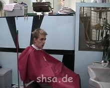 Carica l&#39;immagine nel visualizzatore di Gallery, 225 Markus shampoo forward and headshave by barber