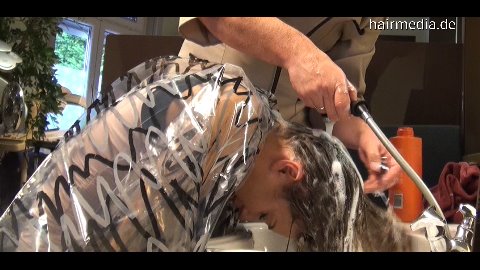 526 KristinaB by barber strong pampering wash in shiny cape