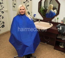Laden Sie das Bild in den Galerie-Viewer, Nylon Hairdressing Cloth Cut Cape Haircutting Waterproof Hair Styling Cap Salon