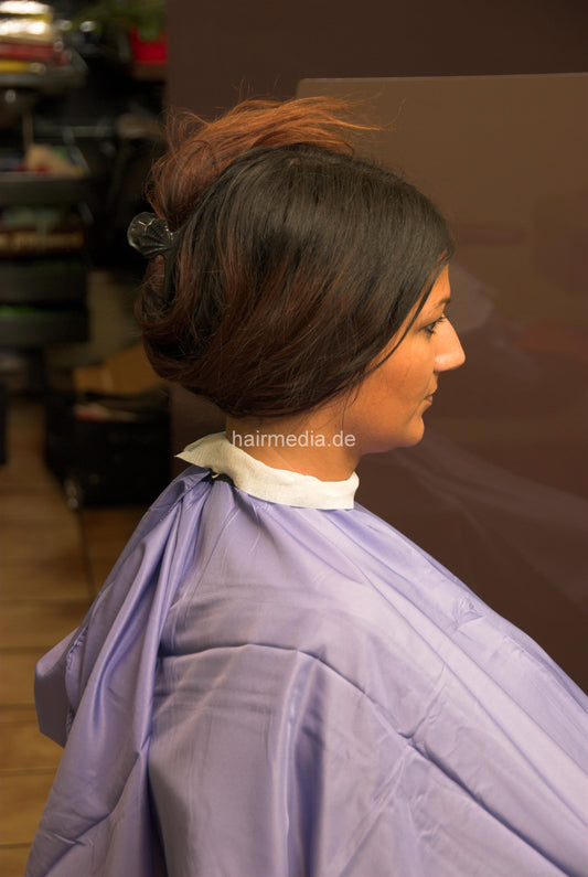 a0062 flieder Hairdressing cape haircutcape Friseurumhang 1,4 x 1,1 m waterproof hook closure