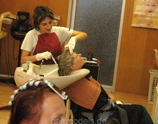 323 cologne s0044 misc shampooing 4 clients backward