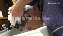Laden Sie das Bild in den Galerie-Viewer, 297 Alain 1 forward shampoo hairwash by barber Nico