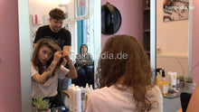 Cargar imagen en el visor de la galería, 7202 Ukrainian hairdresser in Berlin 220516 AS perm 1 shampoo