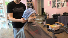 Cargar imagen en el visor de la galería, 7202 Ukrainian hairdresser in Berlin 220516 AS perm 2