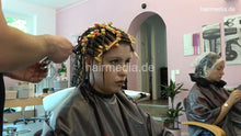 Carica l&#39;immagine nel visualizzatore di Gallery, 7202 Ukrainian hairdresser in Berlin 220516 AS perm 3